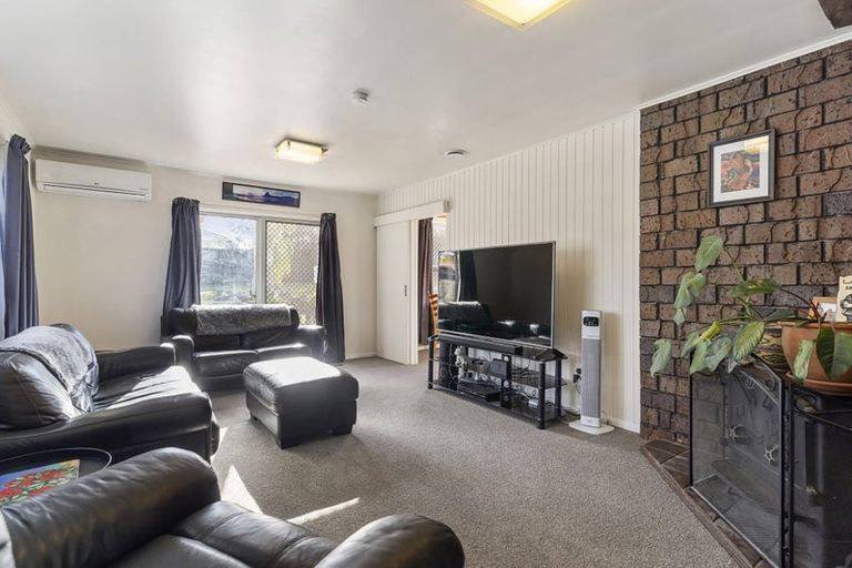 Photo of property in 20 Newham Place, Henderson, Auckland, 0612
