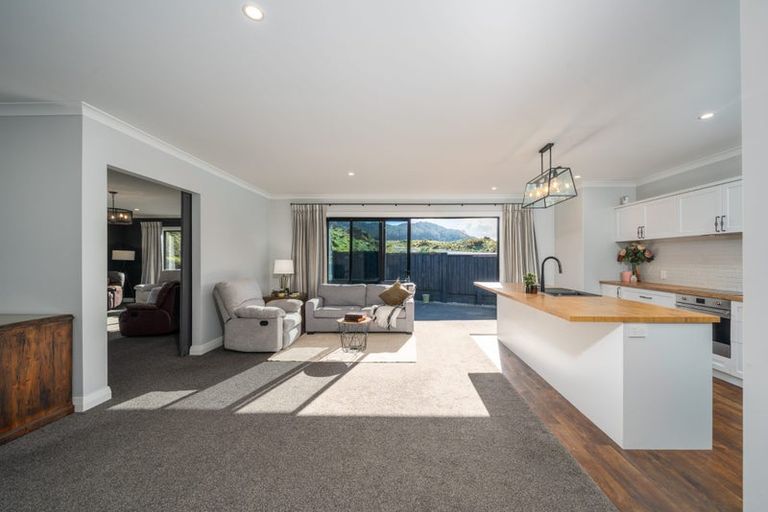 Photo of property in 131 Melksham Drive, Churton Park, Wellington, 6037