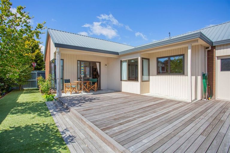 Photo of property in 2/110 Saint James Avenue, Papanui, Christchurch, 8053