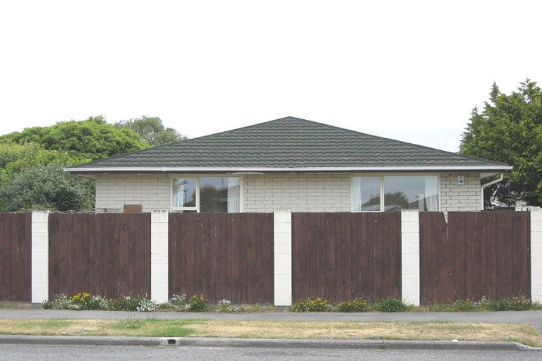Photo of property in 2/29 Heathglen Avenue, Parklands, Christchurch, 8083