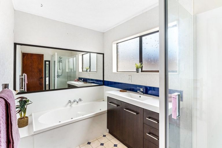 Photo of property in 65 Gibbons Street, Ebdentown, Upper Hutt, 5018