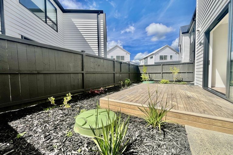 Photo of property in 6 Babos Avenue, Kumeu, 0810
