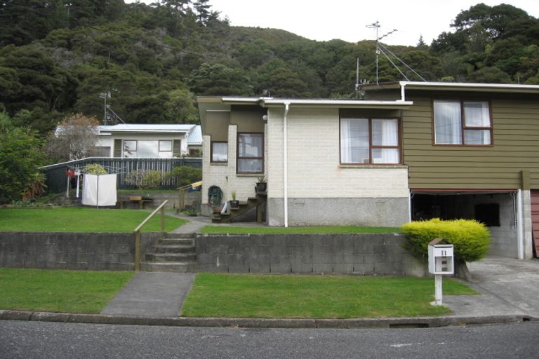Photo of property in 11a Crawford Grove, Naenae, Lower Hutt, 5011