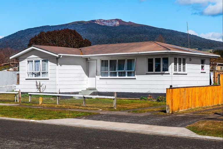 Photo of property in 39 Maria Place, Turangi, 3334