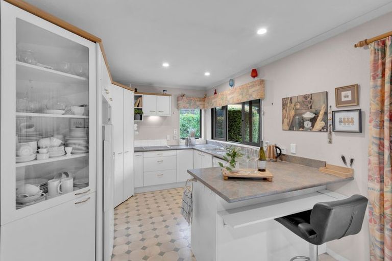 Photo of property in 14 Sandalwood Drive, Dinsdale, Hamilton, 3204