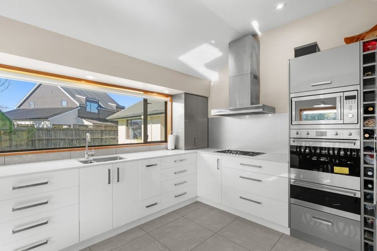 Photo of property in 8 Claverley Gardens, Avonhead, Christchurch, 8042