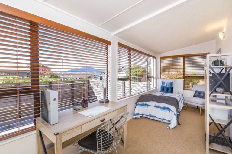 Photo of property in 3a Dorothy Drive, Acacia Bay, Taupo, 3330