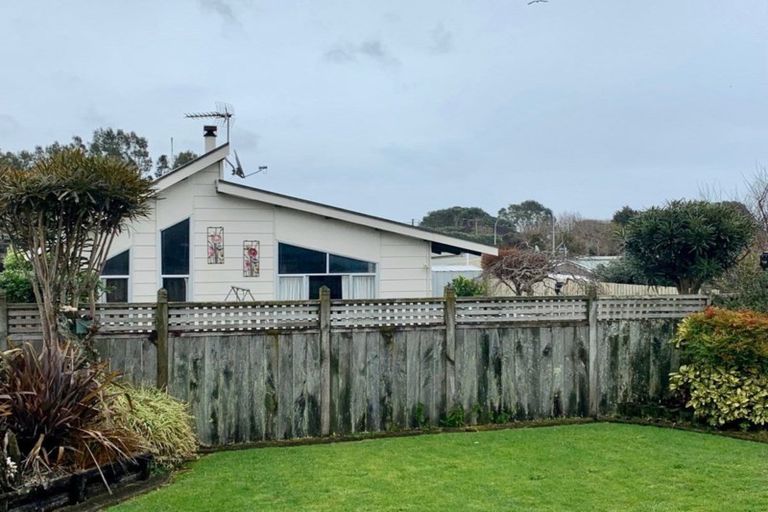 Photo of property in 12 Sarten Street, Waitara, 4320