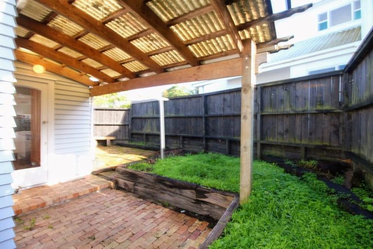 Photo of property in 21a Nile Road, Milford, Auckland, 0620