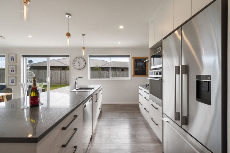 Photo of property in 11 Landon Way, Maewa, Feilding, 4702