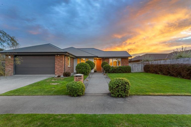 Photo of property in 7 Oakdene Place, Halswell, Christchurch, 8025