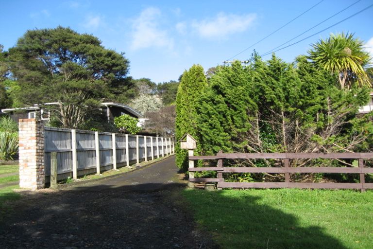 Photo of property in 699 Huia Road, Parau, Auckland, 0604