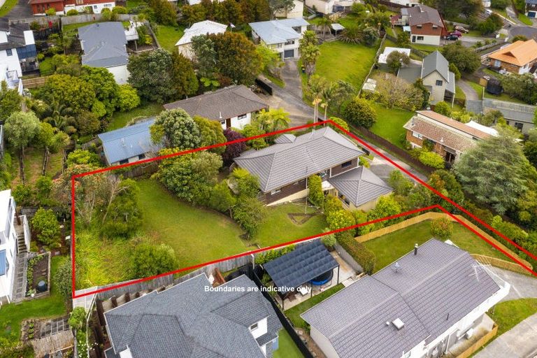 Photo of property in 11 Serrata Place, Browns Bay, Auckland, 0630
