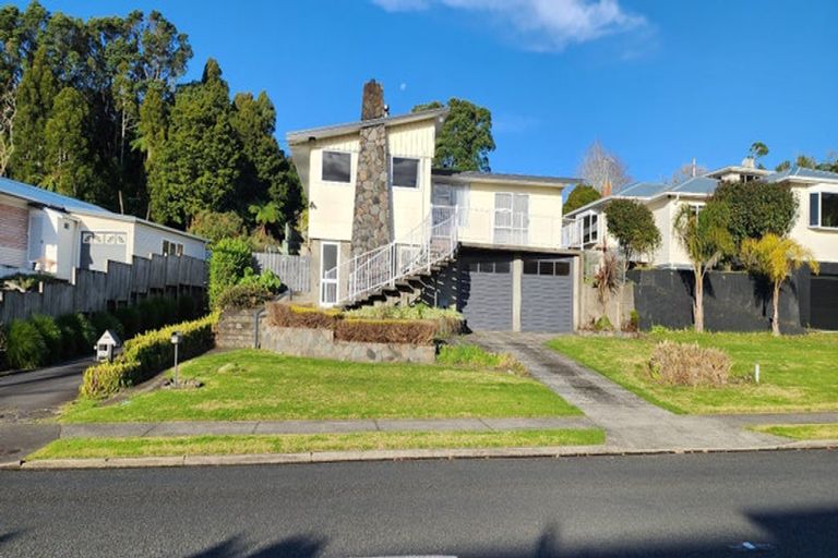 Photo of property in 29 Awanui Street, Merrilands, New Plymouth, 4312