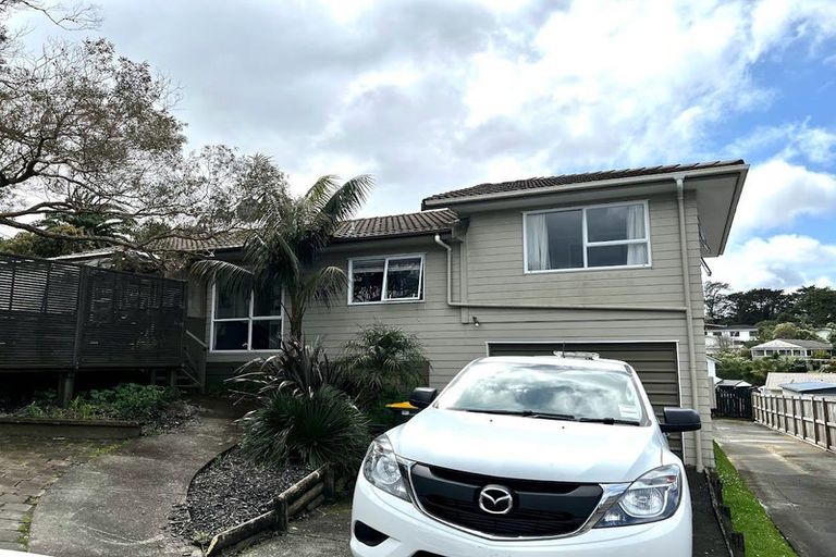 Photo of property in 1/41 Elizabeth Drive, West Harbour, Auckland, 0618