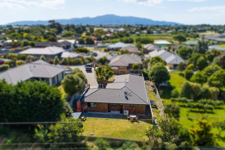Photo of property in 7 Lambert Way, Paraparaumu, 5032