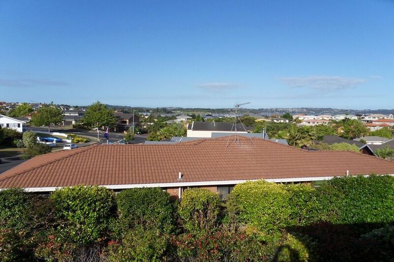 Photo of property in 51 Westpark Drive, West Harbour, Auckland, 0618