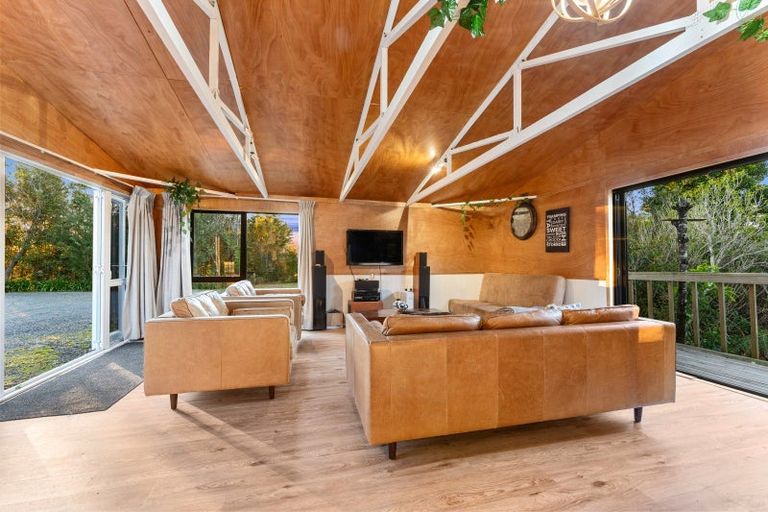 Photo of property in 934 Sandspit Road, Sandspit, Warkworth, 0982