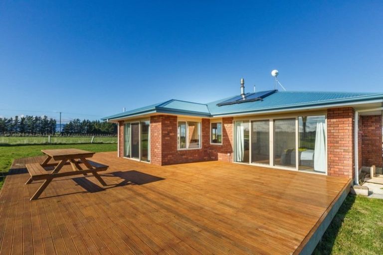 Photo of property in 1061 Taonui Road, Colyton, Feilding, 4775