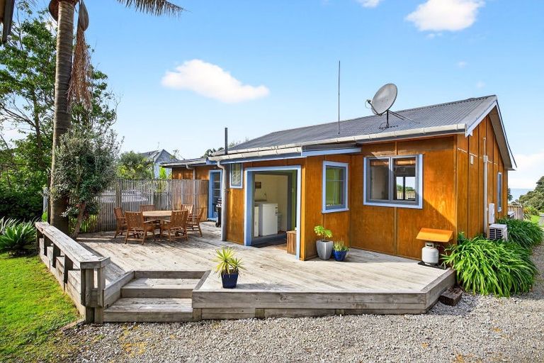 Photo of property in 49 Moana Road, Okitu, Gisborne, 4010
