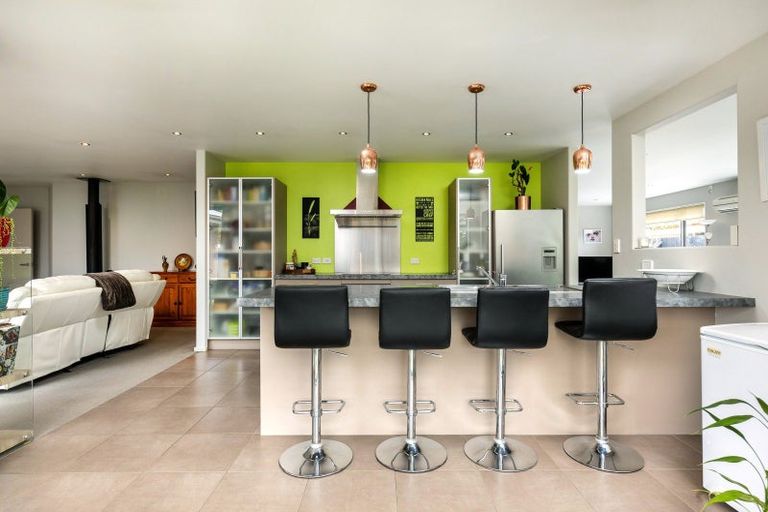 Photo of property in 2 Hitaua Place, Redwoodtown, Blenheim, 7201