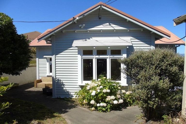 Photo of property in 17 Crawford Road, Kilbirnie, Wellington, 6022