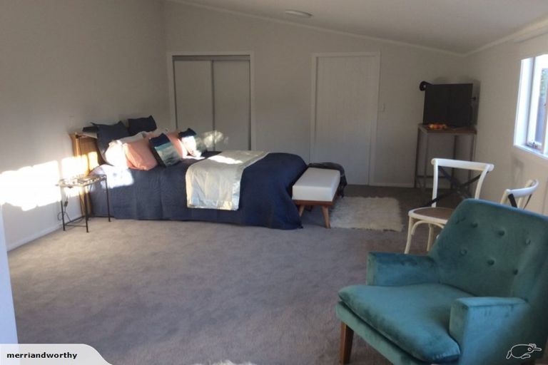 Photo of property in 15 Old Lake Road, Narrow Neck, Auckland, 0624