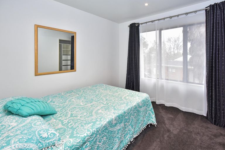 Photo of property in 21 Orinda Close, Botany Downs, Auckland, 2010