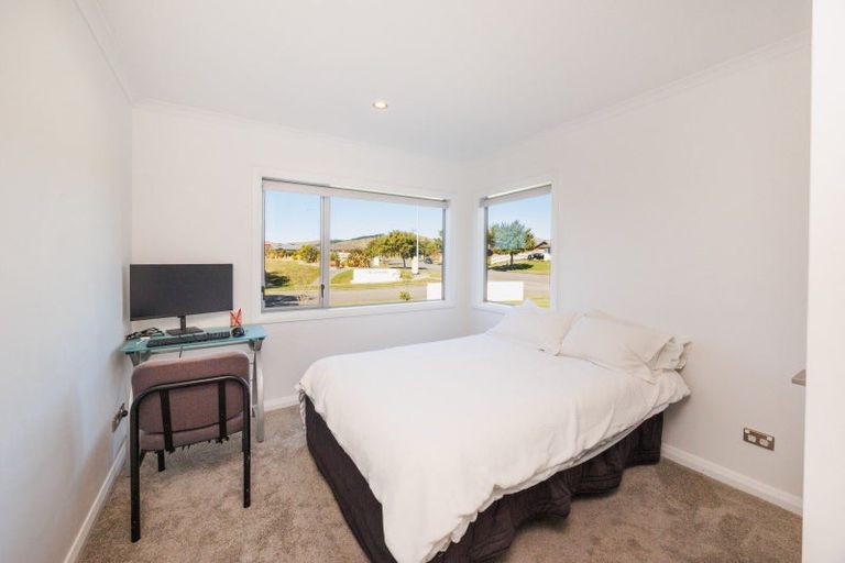 Photo of property in 1 Silicon Way, Fitzherbert, Palmerston North, 4410