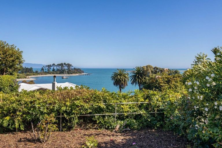 Photo of property in 2 Whitby Road, Britannia Heights, Nelson, 7010