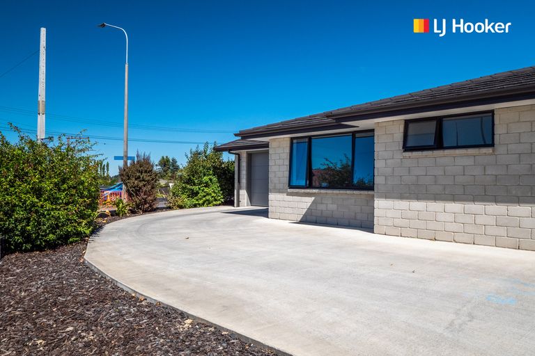 Photo of property in 94 Main Road, Fairfield, Dunedin, 9018