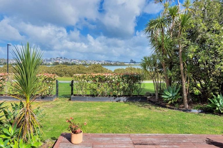 Photo of property in 45 Maygrove Drive, Orewa, 0931