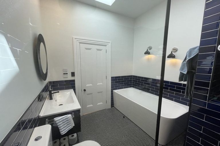 Photo of property in 15 Elizabeth Street, Mount Victoria, Wellington, 6011