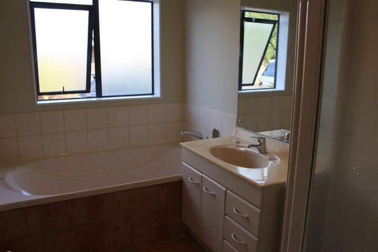 Photo of property in 2/21 Glanworth Place, Dannemora, Auckland, 2016