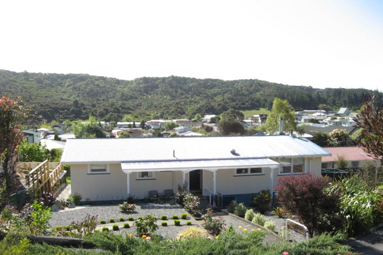 Photo of property in 100 Milton Terrace, Picton, 7220