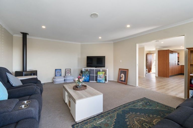 Photo of property in 42 Peter Hall Drive, Kelvin Grove, Palmerston North, 4414