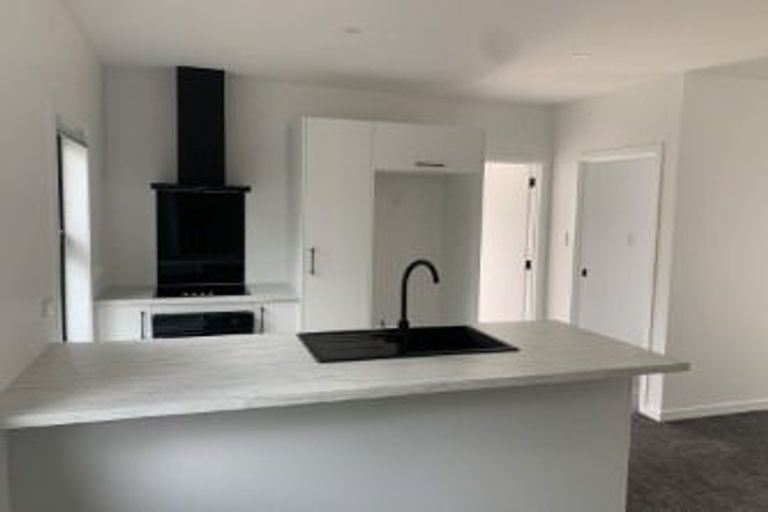 Photo of property in 2/44 Stanley Road, Glenfield, Auckland, 0629