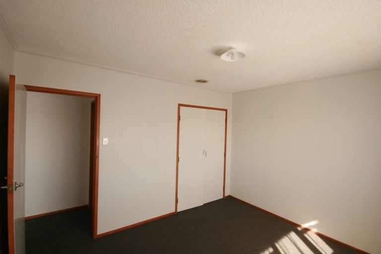 Photo of property in 64a Clayburn Road, Glen Eden, Auckland, 0602