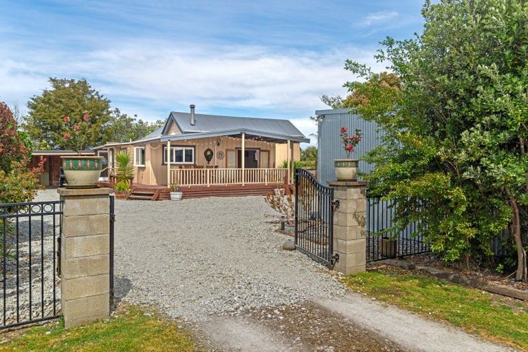 Photo of property in 15 Domain Road, Ormond, Gisborne, 4071