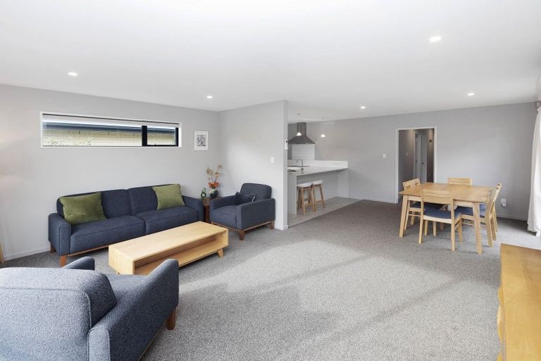 Photo of property in 2 Strone Close, Broomfield, Christchurch, 8042