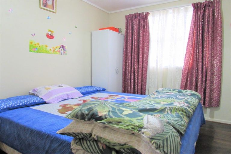 Photo of property in 2/10 Ponderosa Grove, Maoribank, Upper Hutt, 5018