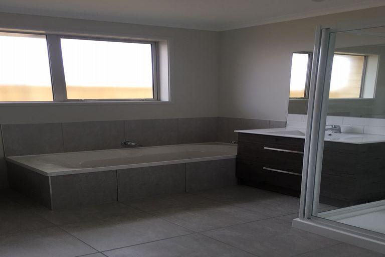 Photo of property in 7 Oka Street, Papamoa Beach, Papamoa, 3118