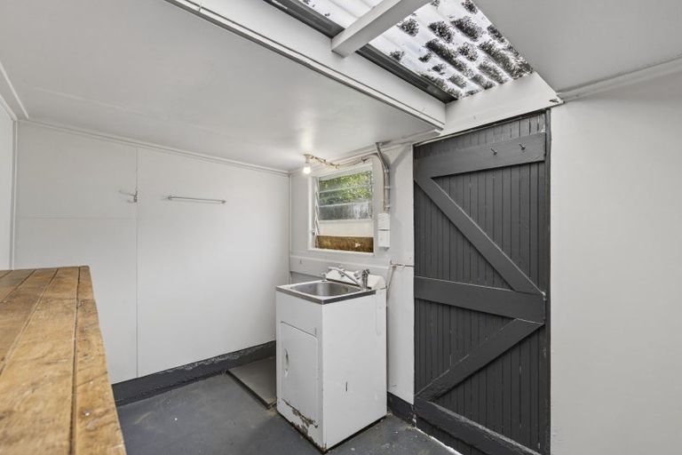 Photo of property in 327 Awai Road, Tarurutangi, New Plymouth, 4372