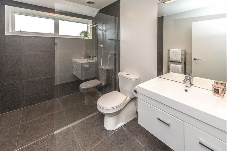 Photo of property in 33 Golf Vue Place, Castlecliff, Whanganui, 4501