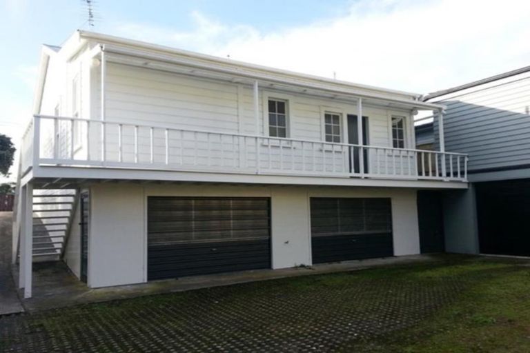 Photo of property in 1 Gaine Street, New Plymouth, 4310