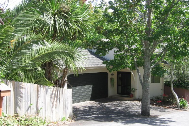 Photo of property in 2/74 Braemar Road, Castor Bay, Auckland, 0620