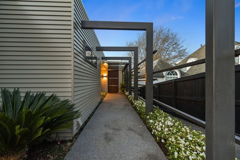 Photo of property in 54 Lake Crescent, Hamilton Lake, Hamilton, 3204