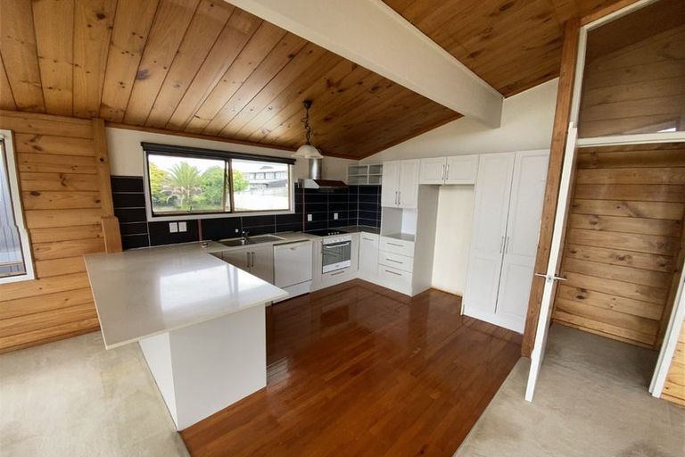 Photo of property in 40 Grenada Avenue, Forrest Hill, Auckland, 0620