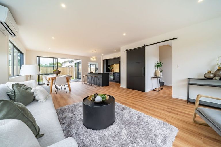 Photo of property in 47b Heretaunga Square, Silverstream, Upper Hutt, 5019