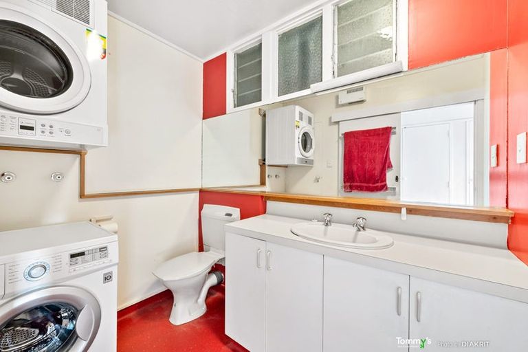 Photo of property in Newman Court Apartments, 2 Newman Terrace, Thorndon, Wellington, 6011